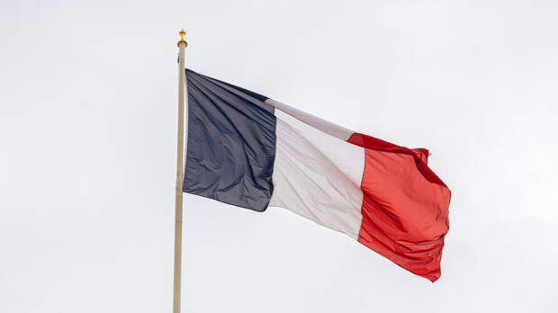 L'Express: советник Макрона незаметно посетил Москву