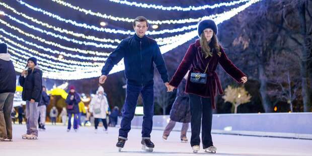 Сергунина: 17 катков с искусственным льдом уже открыли в парках Москвы