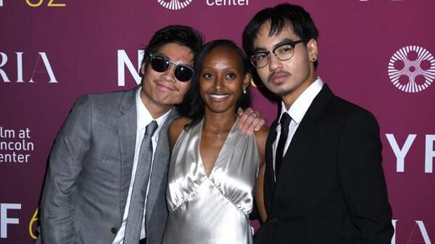 Старший сын Брэда Питта демонстративно отрекся от своего отца