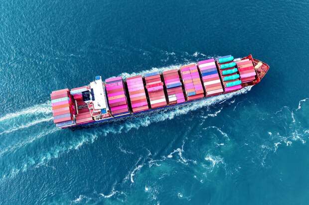 Иранский сухогруз «Каспиан Шива» сел на мель около порта Махачкалы