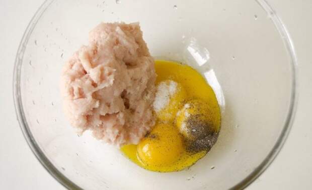 Готовится масса. /Фото: delo-vcusa.ru.