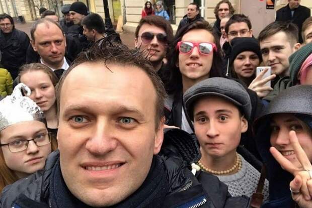 Почему Навальный стал главным пионервожатым России