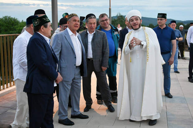 Рөстәм Миңнеханов Әлмәт мәчете ачылышында: «Бу - ислам дине өчен бер үрнәк»