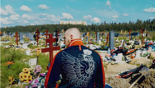 Фото №1 - «Могильный беспредел»: в Новосибирске прошел чемпионат по копанию могил