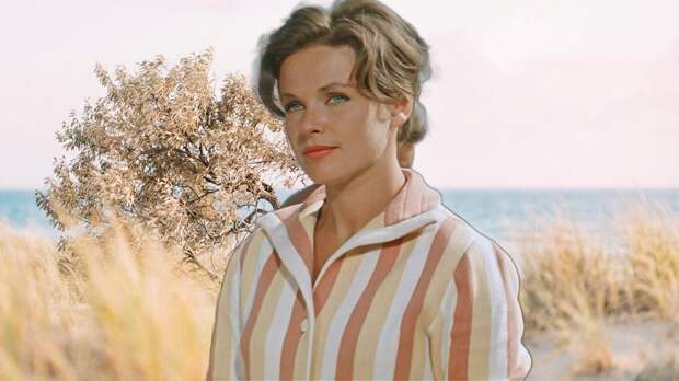 «Мне 91, а друзей осталось трое»: одиночество Натальи Фатеевой, чья пенсия в 36 тысяч рублей шокировала россиян