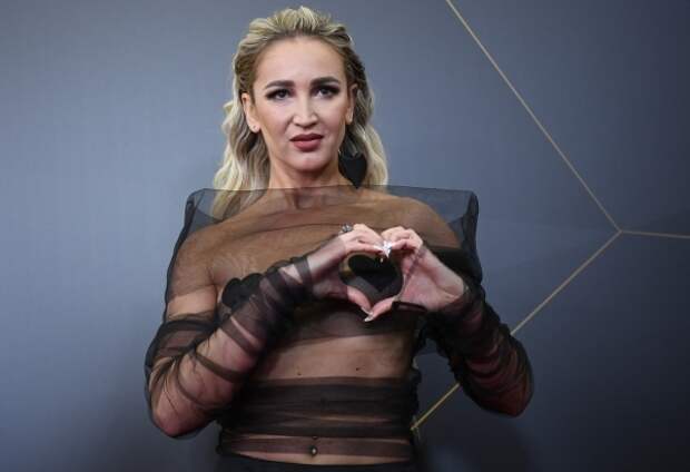 Бузова раскритиковала жалующихся на снегопад в Москве россиян