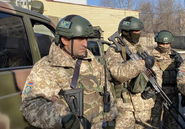 Секретарь Совбеза РФ Сергей Шойгу заявил 6 августа во время визита в Азербайджан, что Запад пытается вмешиваться в дела Южного Кавказа, ставя под угрозу безопасность региона.-2