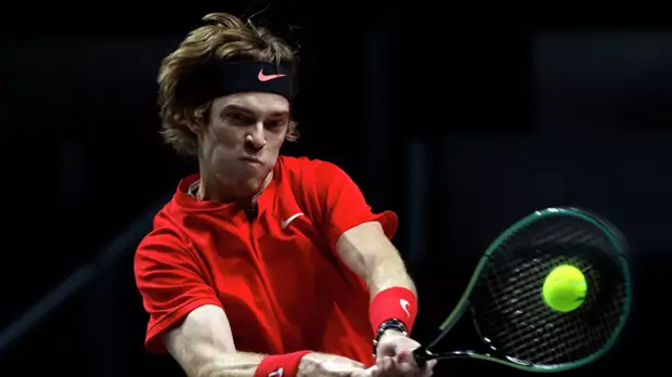 Рублёв одолел Шаповалова и вышел в финал теннисного турнира в Абу-Даби