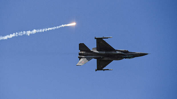 Польша подняла в воздух авиацию из-за «активности России» на Украине