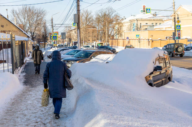 Тулякам напомнили, кто должен чистить снег и сбивать сосульки