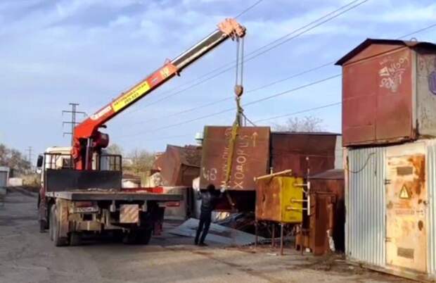 С начала года с улиц Астрахани убрано 330 нелегальных гаражей