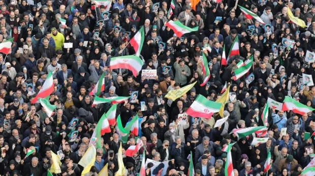 Кто управляет Ираном: новый верховный лидер исчез – FT