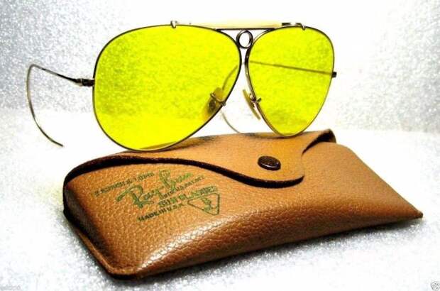 Солнцезащитные очки «Авиаторы», уже много лет выпускаемые фирмой Ray-Ban.