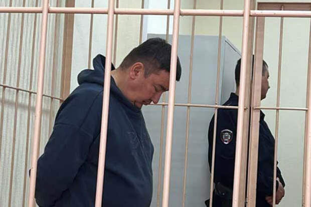 Элитного авто и недвижимости лишился экс-глава МУП «САХ» Зыков в Новосибирске