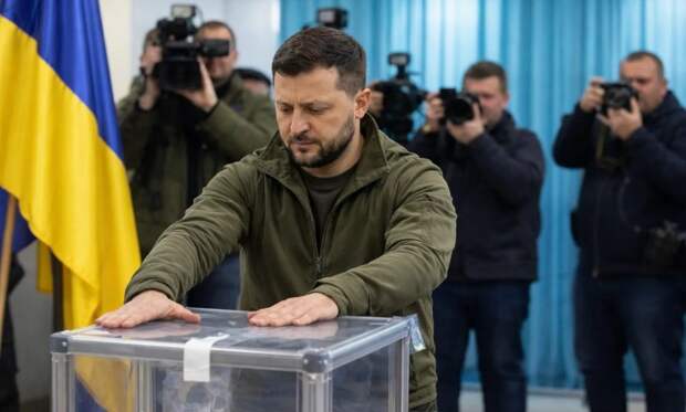 Почему Зеленский увиливает от выборов на Украине и пытается референдумом о мирных переговорах снять с себя ответственность