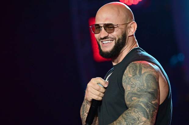 Джиган рассказал о драке с фотографом за кулисами премии