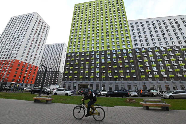 В Воронеже пьяный мужчина спустил на тросе сына с 7 этажа на потеху друзьям