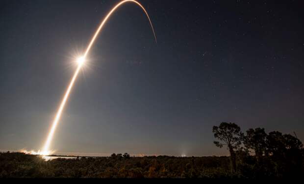 Геомагнитная буря обрекла 40 спутников Starlink на гибель