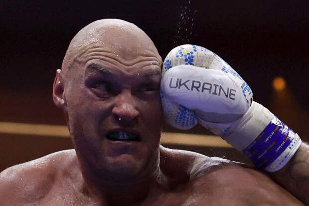 Британский боксер Фьюри считает, что одолел украинца Усика
