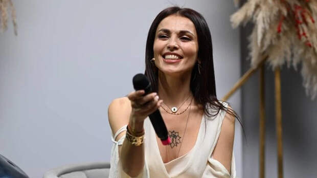 Сати Казанова стала индийским монахом: Так решил духовный учитель