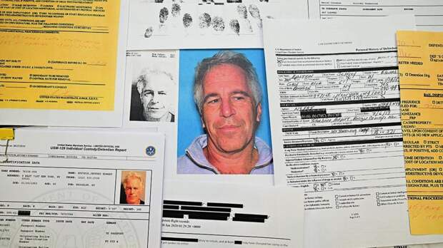 Скандал с файлами Эпштейна дошел до британской короны