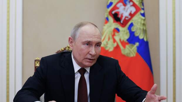 "Под контролем России": Путину доложили об освобождении важнейшего города