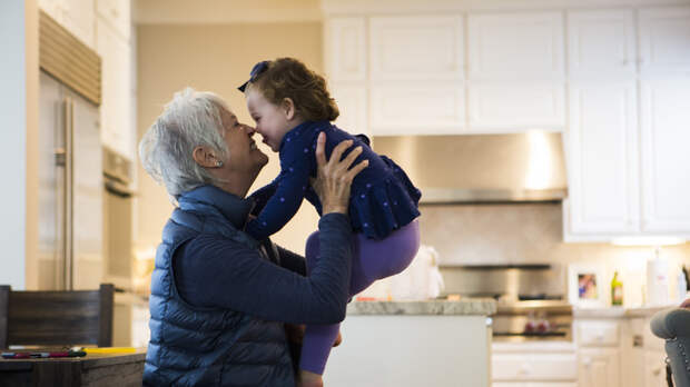 Пенсионерам-опекунам объяснили, как получить единовременную выплату в 2026 году