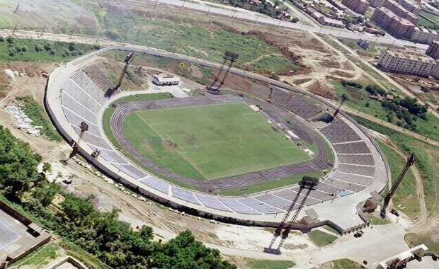 Недостроенный стадион Локомотив. Донецк. 1958 год