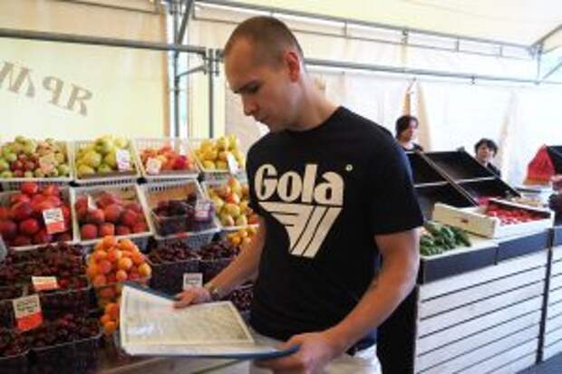 Москвичам посоветовали покупать продукцию в официальных торговых точках. Фото: Павел Волков, «Вечерняя Москва»