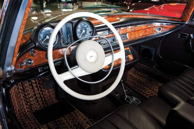 mercedes-benz-280se-3-5-cabriolet-1971goda (2)