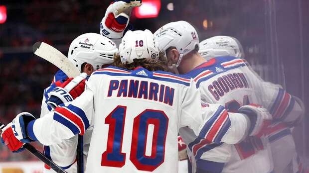 Панарин не может выбрать номер в новом клубе — его любимые цифры носят легенды и лев-талисман