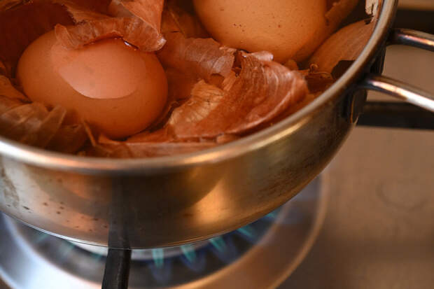 Юрист Жорин: штраф до 500 рублей грозит за снятие шелухи с лука в магазине