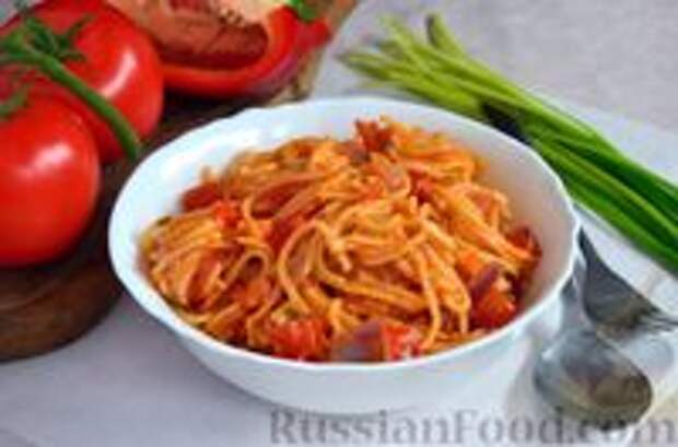Фото к рецепту: Спагетти с овощами и сыром (на сковороде)