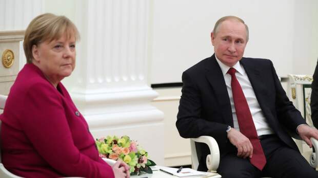 Путин снова выразил Меркель соболезнования из-за наводнений в Германии