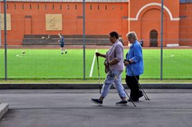 Сотрудники районного центра соцобслуживания перевели занятия проекта «Московское долголетие» в онлайн-формат. Фото: Анна Быкова