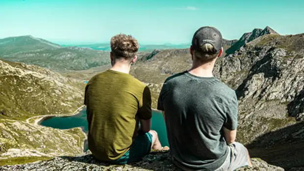 «Черепашьи родео», кормление гиен и полёт на кайте: необычное путешествие по шести странам