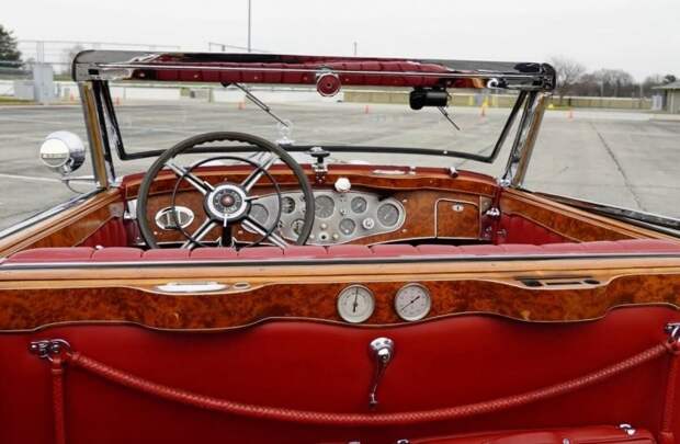Кабриолет Mercedes-Benz 770K из музея гоночной трассы Индианаполиса