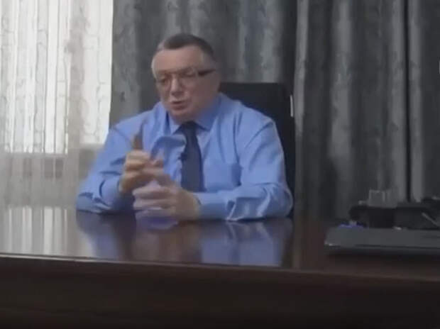 Азербайджанский дипломат записал обращение с оскорблениями русского народа