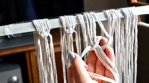 Раньше все советские дамы ходили с этими сумочками по хозяйственным нуждам. А теперь это стильный аксессуар для настоящих модниц