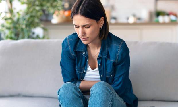 У 24-летней женщины выявили рак кишечника: 3 симптома, которые она игнорировала