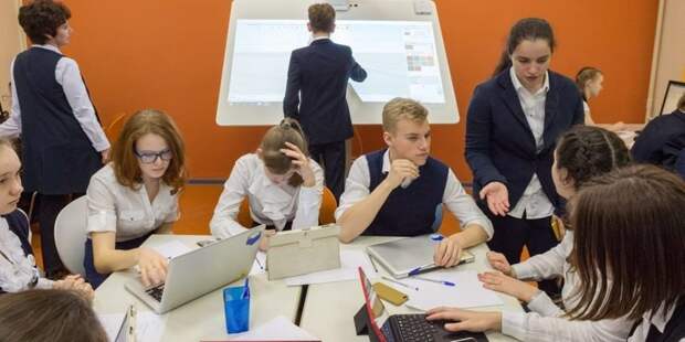 В школах Бескудникова классные руководители сформируют электронные портфолио учеников