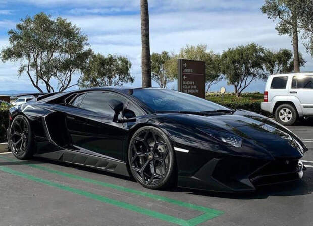 Потрясающие автомобили разных лет для ценителей