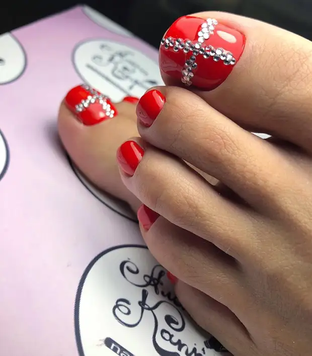 Самый модный педикюр весны 2019 года фото 29