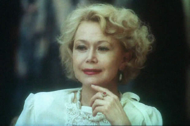 Актриса Светлана Немоляева сообщила, что восстанавливается после приступа