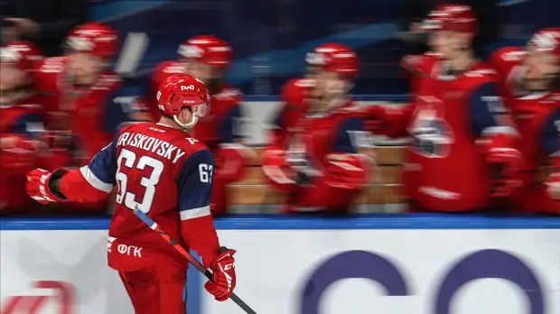 «Локомотив» обыграл «Авангард» в матче КХЛ