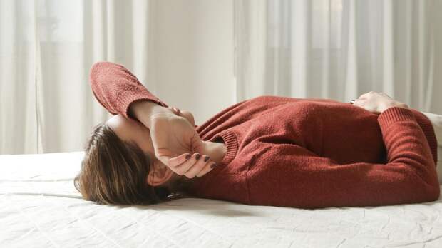 Как стресс выражается на языке тела: 10 сигналов, которые нужно отслеживать