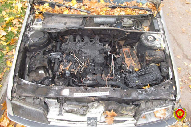 Автоэксперт Родионов: машина сгорит в жару из-за полного бака бензина