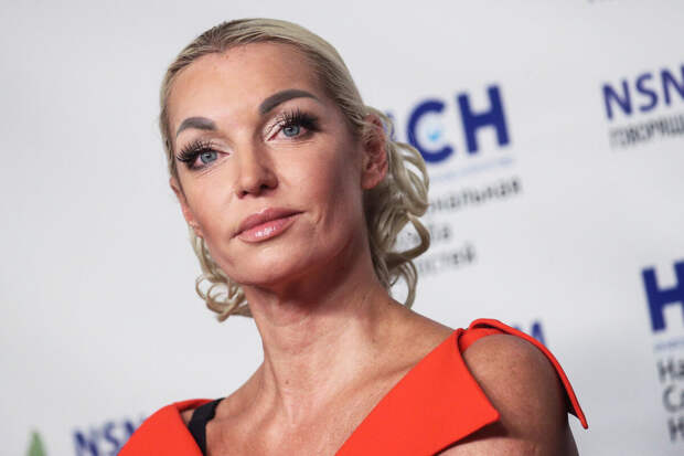 Балерина Волочкова расплакалась из-за невозможности танцевать