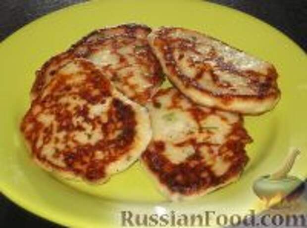 Фото к рецепту: Картофельные оладьи с кабачками и зеленью