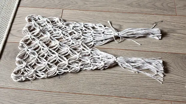 Раньше все советские дамы ходили с этими сумочками по хозяйственным нуждам. А теперь это стильный аксессуар для настоящих модниц